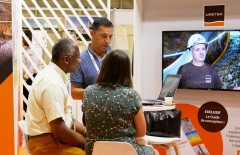 Echanges lors du Salon SOLSCOPE 2019 stand uretek solscope 2019 marseille