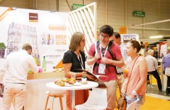 Echanges lors du Salon SOLSCOPE 2019 stand uretek solscope 2019 marseille