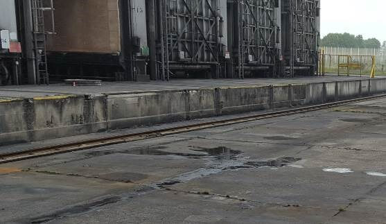 Venues d'eau dans la fosse du transbordeur Venues d'eau dans la fosse du transbordeur